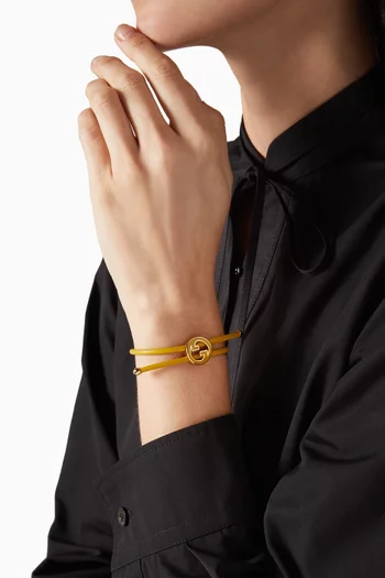 سوار بشعار حرفي GG مطلي بالمينا جلد