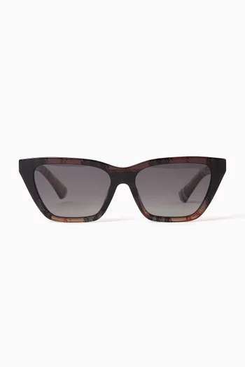 Cat-eye Sunglasses in Acetate
