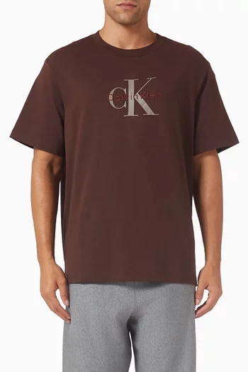 تي شيرت بشعار الماركة قطن