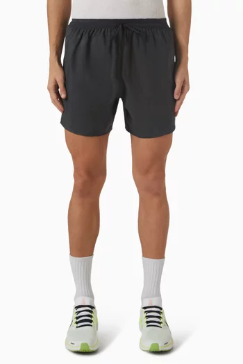 شورت للجري سترايد بطول 5 بوصة مبطن بسروال تحتي