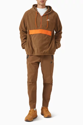 تي شيرت كلوب وينتريزد من تشكيلة الملابس الرياضية