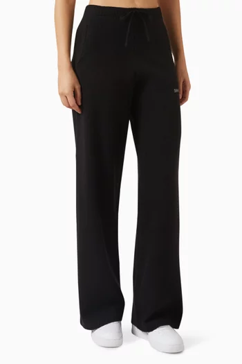 بنطال رياضي واسع الساقين من نسيج ناعم