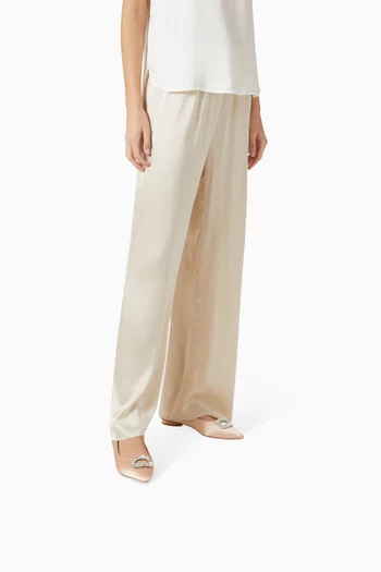 حذاء باليرينا عزيزة مرصع بالكريستال وكعب مسطح ستان