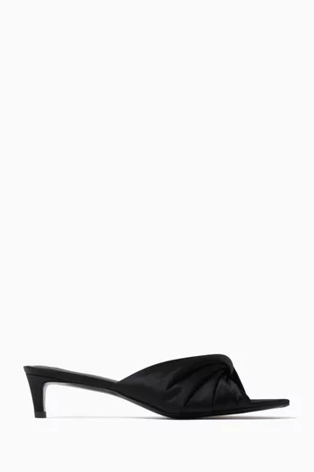 حذاء مفتوح من الخلف بكعب كيتن حرير