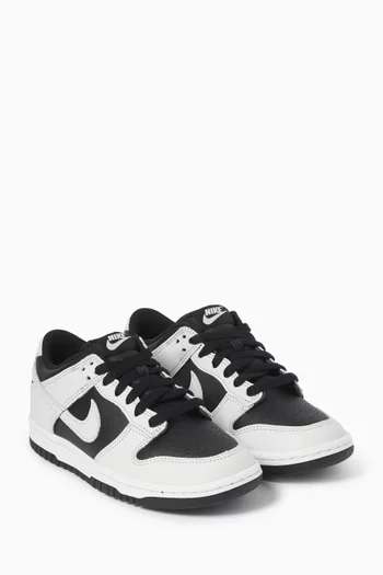 سنيكرز دانك أسفل الكاحل