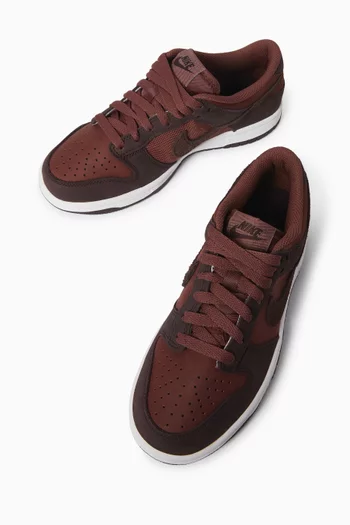 سنيكرز دانك أسفل الكاحل