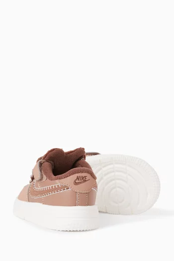 سنيكرز فورس 1 ايزي اون أسفل الكاحل جلد