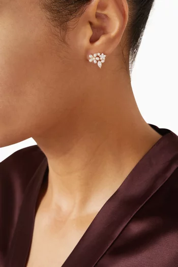 Flower Pearl Stud Earrings in Gold-plated Brass