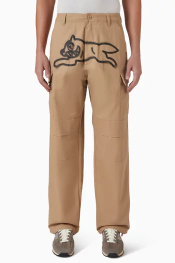 بنطال كارغو بطبعة كلب يجري بطلاء بخاخ