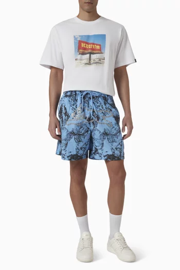 تي شيرت بطبعة لوحة إعلانية قطن