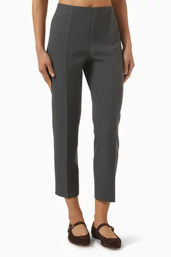 بنطال بقصة ضيقة