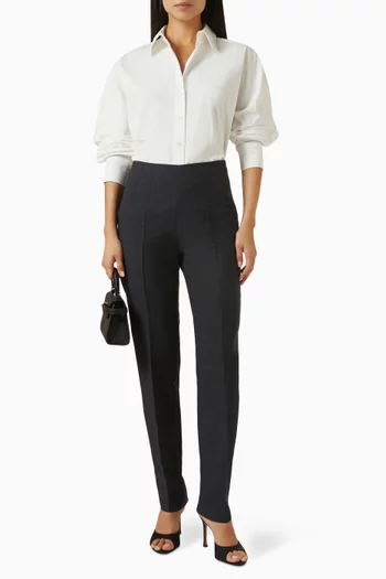 بنطال بقصة ضيقة