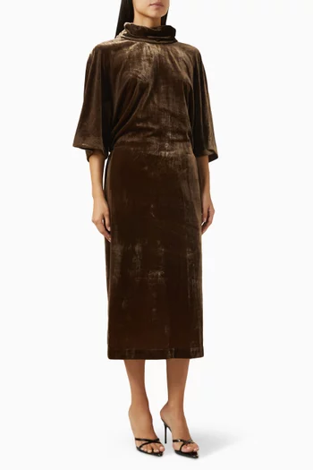 فستان متوسط الطول مخمل بفتحة رقبة بدرابيه