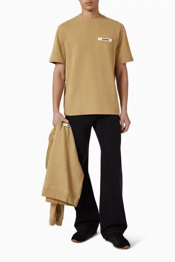 تي شيرت بشريط مضلع بشعار الماركة قطن عضوي