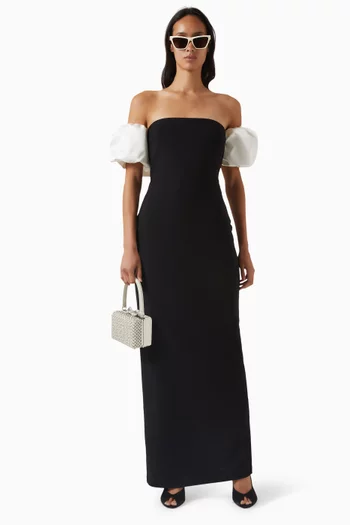 فستان طويل بأكمام منفوخة