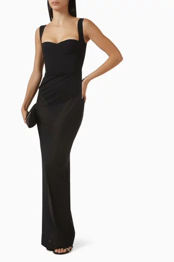 فستان طويل بصدرية مبطّنة وقصة ضيقة قماش شبكي