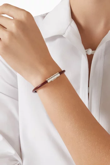 سوار بنقشة شعار حرفي GG‏ معدن وجلد