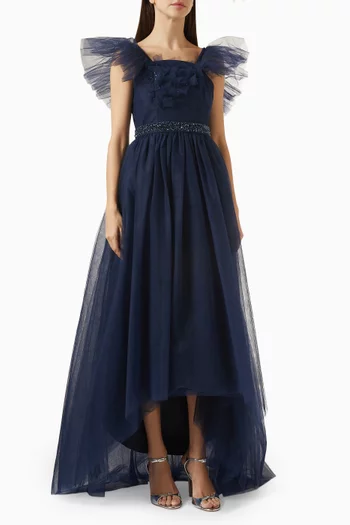 فستان سهرة بحافة قصيرة من الأمام وطويلة من الخلف تول