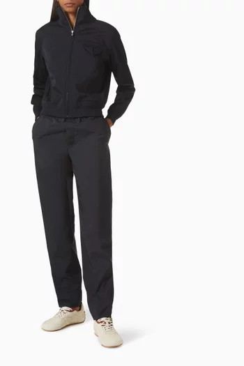 بنطال بقصة ساق تضيق نحو الأسفل نايلون