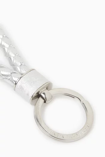 سلسلة مفاتيح جلد مجدول بملمس ستان