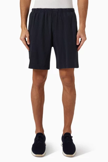 شورت بارز الملمس بنقشة خطوط متعرجة