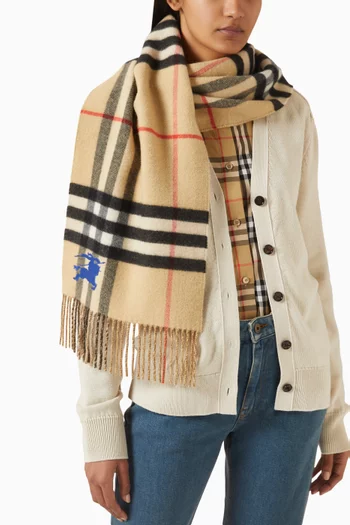 وشاح بشرّابات كشمير