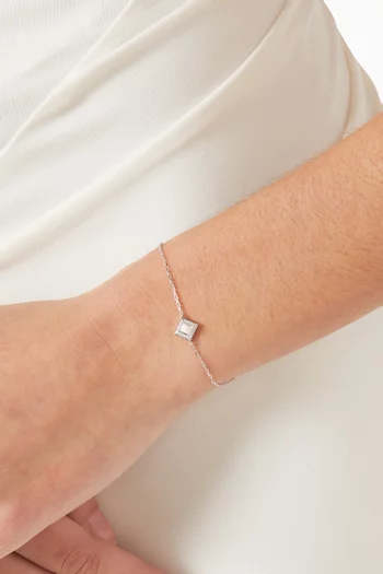 سوار كليو لوتس مرصع بماس بافيه ذهب أبيض عيار 18