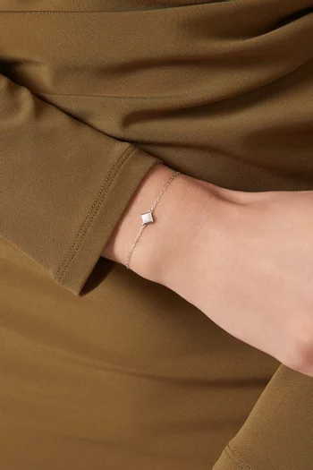 سوار كليو مرصع بحجر هرمي ذهب أبيض عيار 18