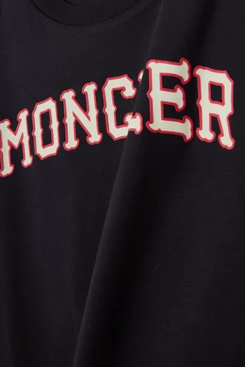 تي شيرت بطبعة شعار الماركة قطن