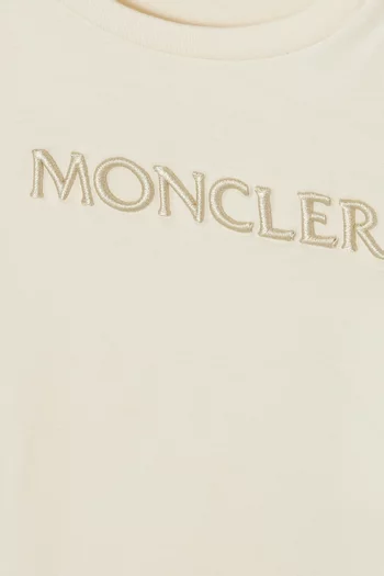 تي شيرت بطبعة شعار الماركة قطن