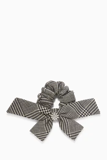 عقدة شعر بنقشة مربعات