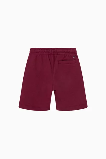 شورت رياضي بطبعة شعار الماركة