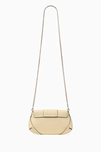 حقيبة بسلسلة وحلية جلد