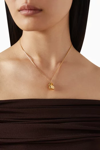 قلادة مزينة بزهرة أقحوان صغيرة نحاس مطلي