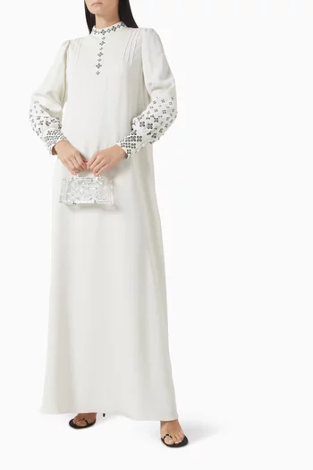 فستان ديلا مزين بتطريزات