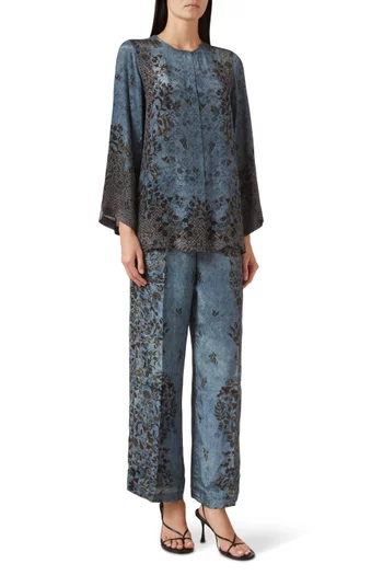 طقم متناسق بنقشة