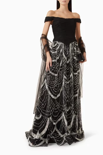 فستان سهرة بتصميم مشد وفتحة رقبة بأكتاف مكشوفة