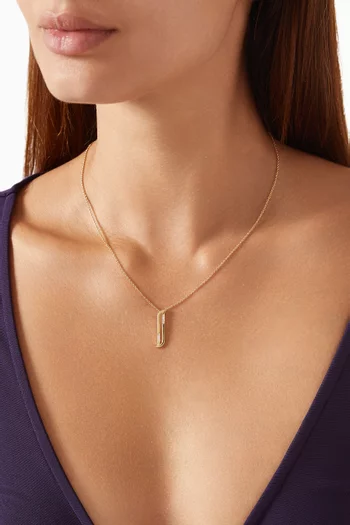 قلادة ألِف مرصعة بماسات بافيه ذهب عيار 18