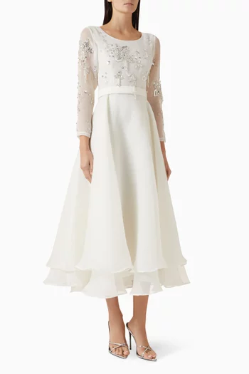 فستان مزين بتطريزات بالكريستال أورجانزا