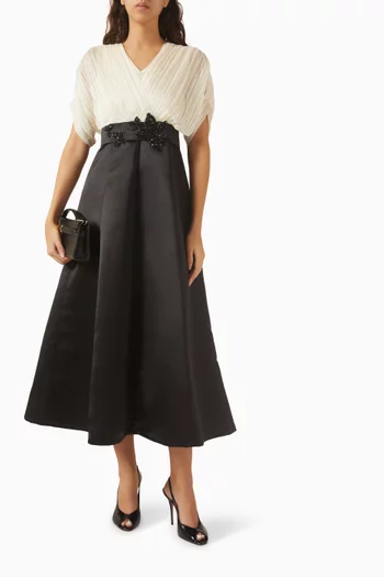 فستان سهرة بحزام وتطريزات كريب وشيفون