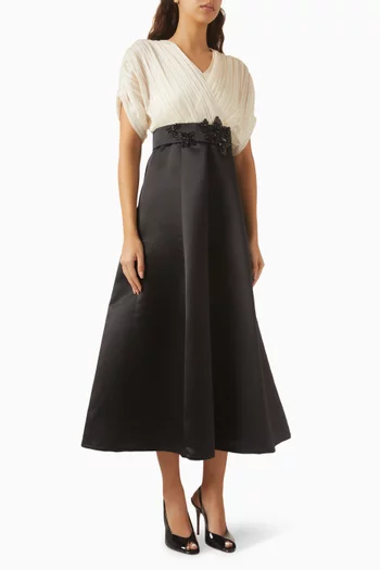 فستان سهرة بحزام وتطريزات كريب وشيفون