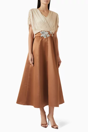 فستان سهرة بحزام وتطريزات كريب وشيفون