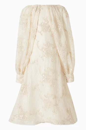 فستان طويل مطرز