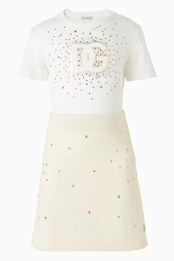 تنورة منسوجة ومطرزة بالترتر 