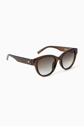 "With its up swept cat-eye silhouette and refined proportions,MAJESTIC offers a fresh take on a feminine classic":Brown    :One Size|219072551