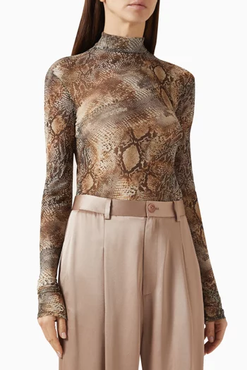 بودي سوت بياقة عالية ونقشة