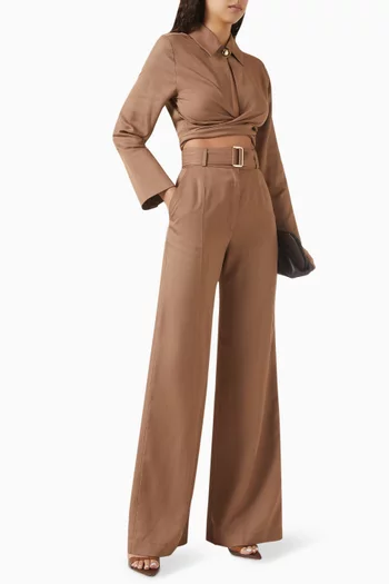 بلوزة قصيرة بتصميم ملفوف