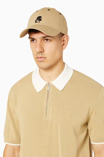 كاب كيه/كاميو مطرز بشعار الماركة