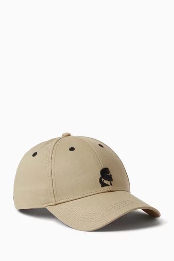 كاب كيه/كاميو مطرز بشعار الماركة