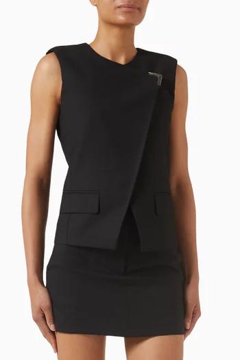 فيست بدبوس معدني بشعار الماركة